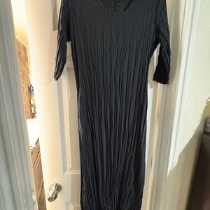 Babette Crinkled Elegant Black Midi Dress Size Small